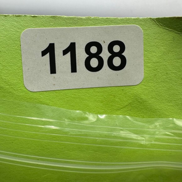 Guess Watch Women Silver Tone Heart Dial White Leather Band New Battery 9.5 Inch - Picture 13 of 13